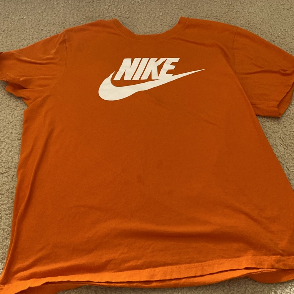 Men’s Nike tee